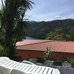 Casa Da Loja 펜션 비에이라도미노